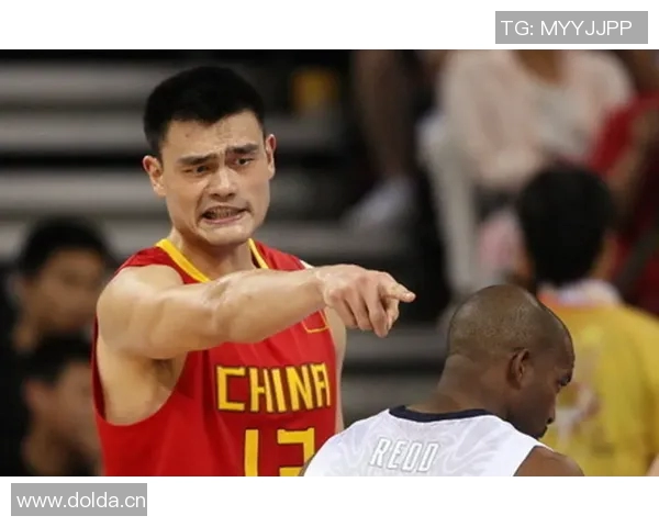 姚明与篮网新秀杰明同框合影引发热议谁能在巨人面前不变矮人 姚明与篮网新秀杰明同框合影引发热议谁能在巨人面前不变矮人