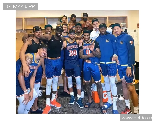 库里晒图热情欢迎新队友兄弟同框合影期待成真瞬间