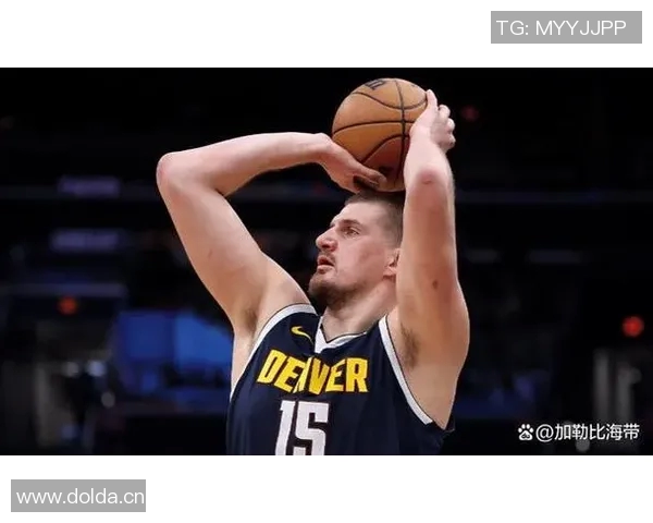 小杨展现惊人实力被誉为中国约基奇开拓者未来之星引发全球关注 小杨展现惊人实力被誉为中国约基奇开拓者未来之星引发全球关注