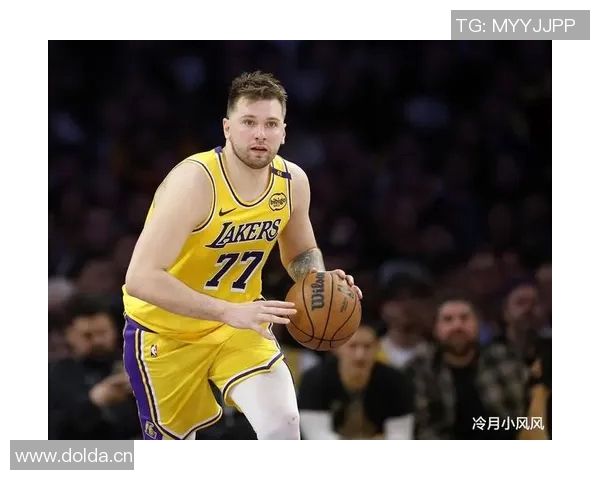 东契奇回应里夫斯质疑称其从未扣篮直言对方只是个喷子