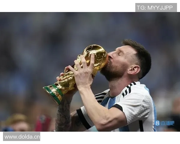 梅西谦逊谈论GOAT称马拉多纳超越一切是最伟大的偶像