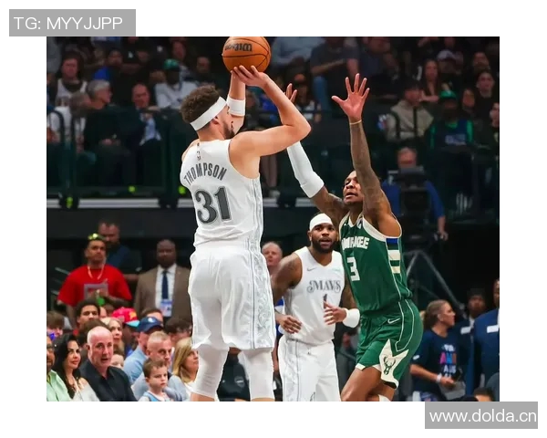 浓眉首节表现稳健6分4板1助助力球队中规中矩展现实力