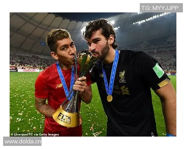 弗拉门戈球迷乘坐巴士发生翻车事故造成三人重伤