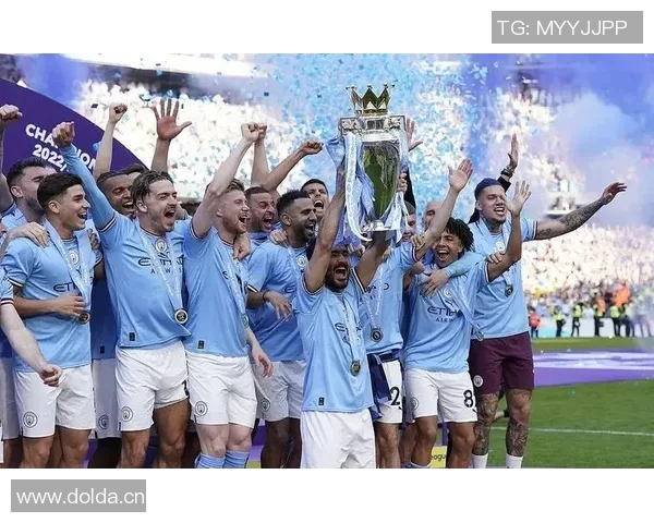 曼城对斯图加特18岁天才卡托维奇表现出兴趣但球员暂无转会意向