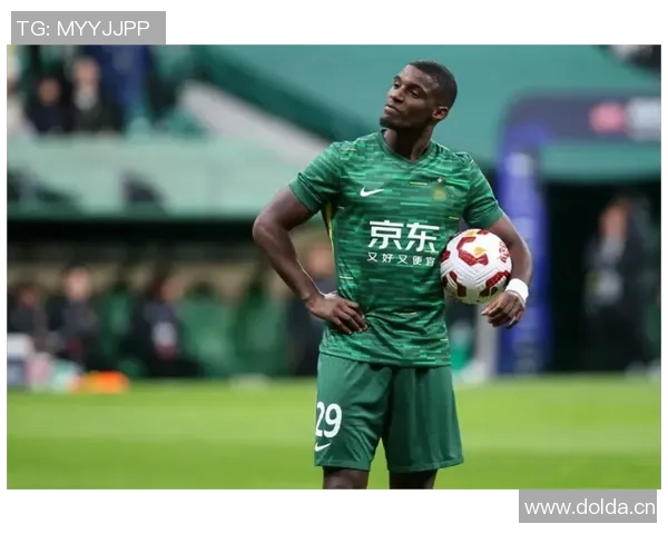 国安代理主教练拉米罗昨晚离京引发转正猜测球迷热议