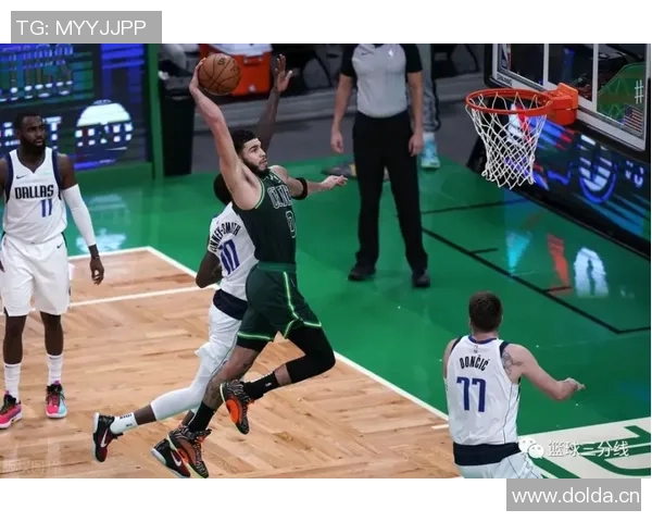 KD称约基奇传球能力超群其他球员无视篮筐也愿意传球